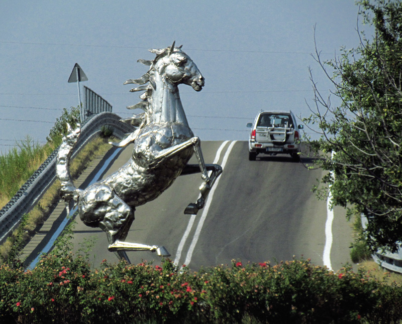 un cavallino rampante