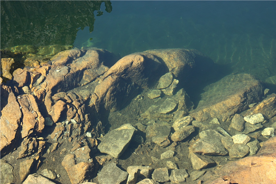 Sotto la superficie.