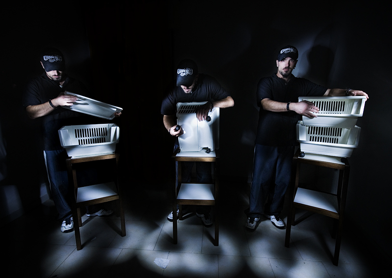 Come montare un cassetto di plastica in 168 secondi e... una singola esposizione