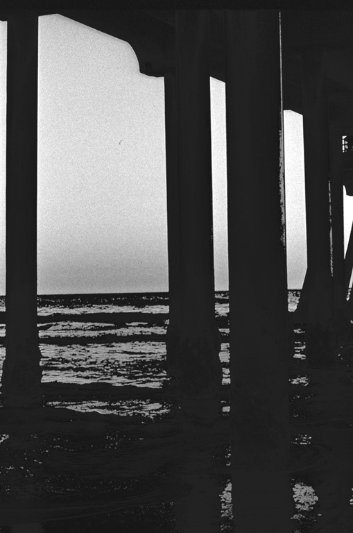 sotto il molo di Huntington Beach