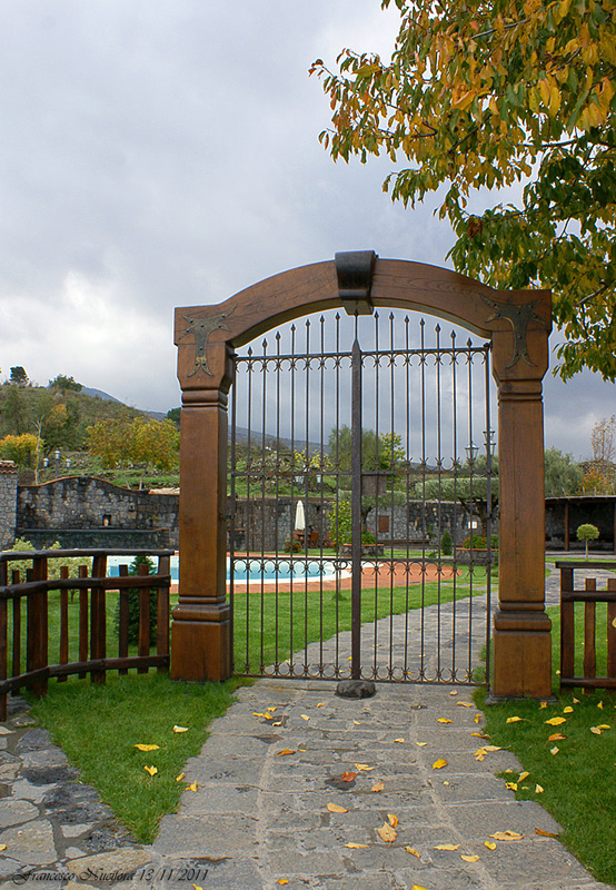 Oltre-il-cancello-....