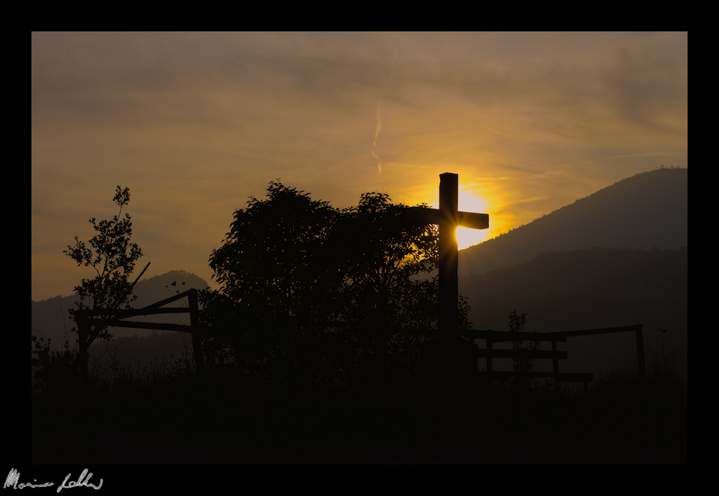 Croce al tramonto