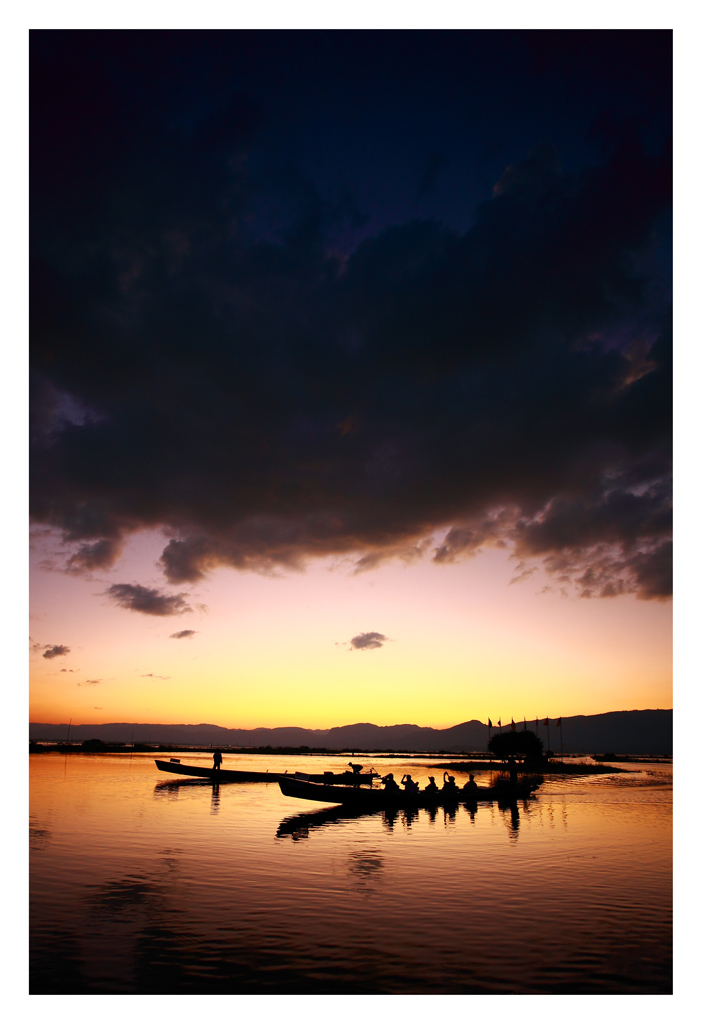 lago inle tramonto
