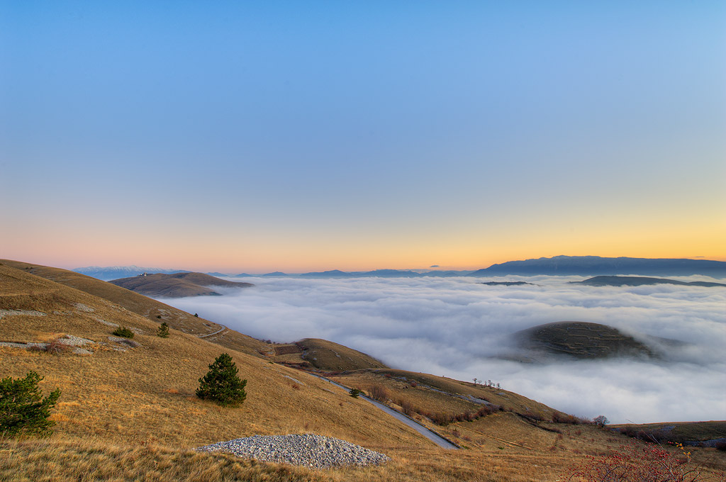 immerso tra le nuvole