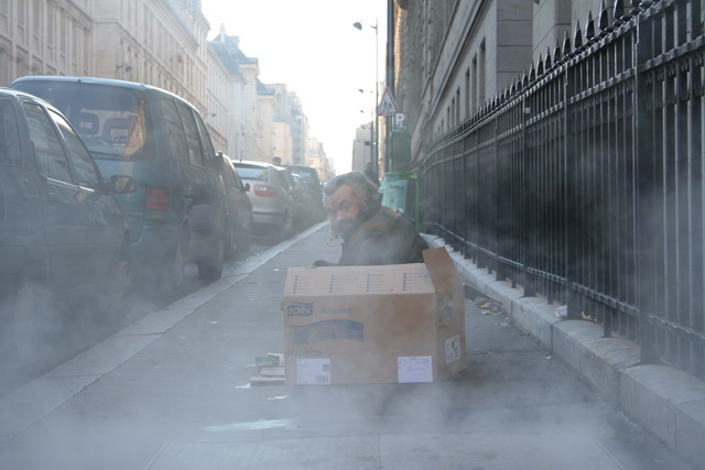 Barbone sulle strade di Parigi