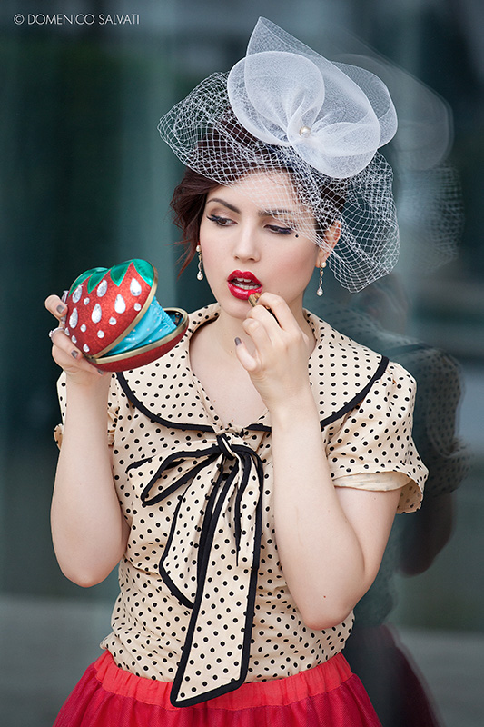 Quell'apparente innocenza di un rossetto...