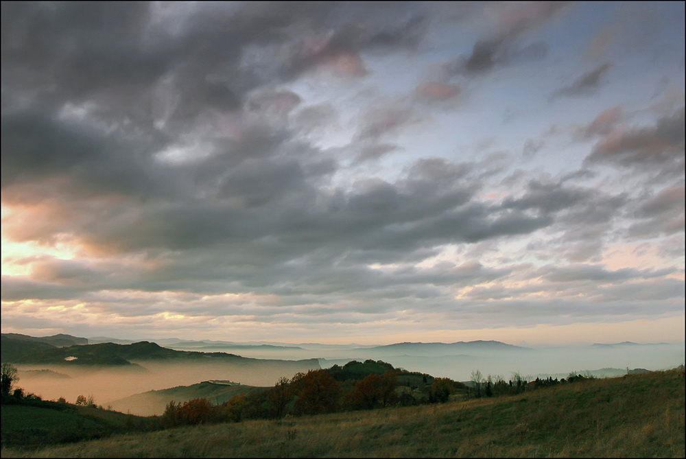 La nebbia sui colli
