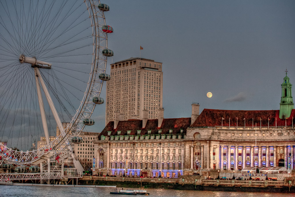 LONDRA a Dicembre: tra il Tamigi e la Luna...