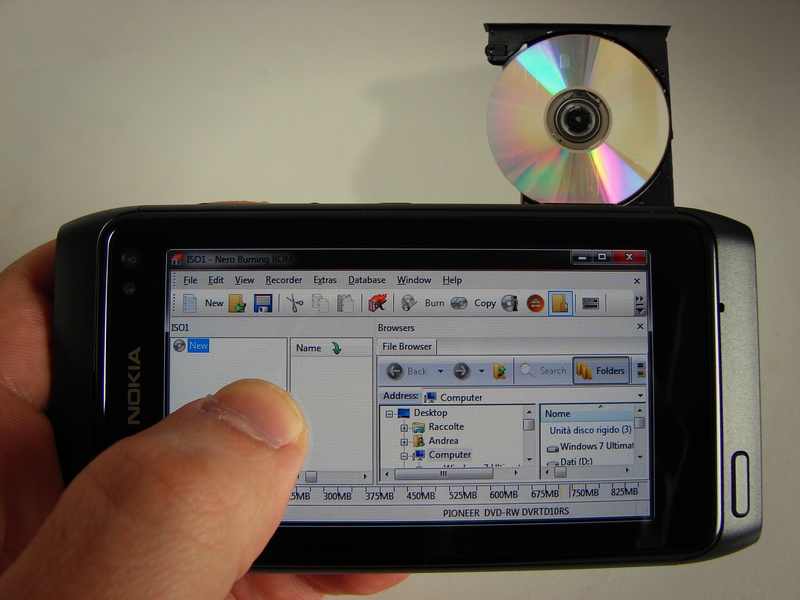 Per masterizzare...c'� un App...