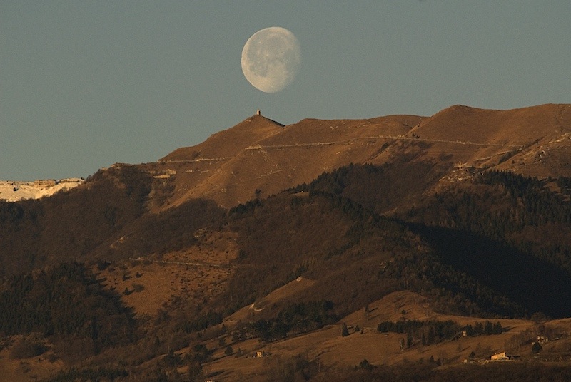 sorge il sole...cala la luna