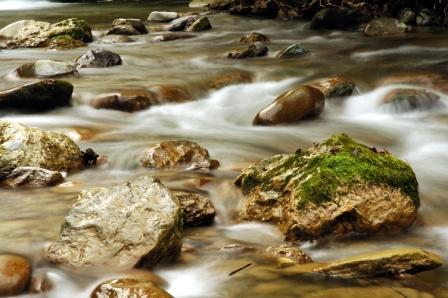 Scivolare tra i sassi