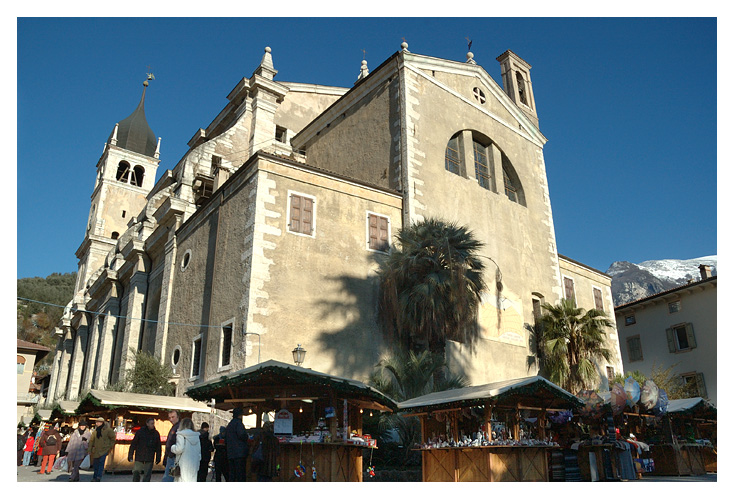 mercatino e Collegiata