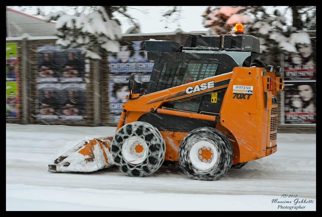 Snow BobCat "panning"