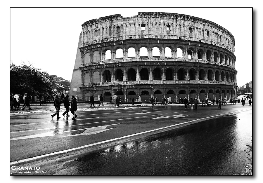 Colosseo innevato