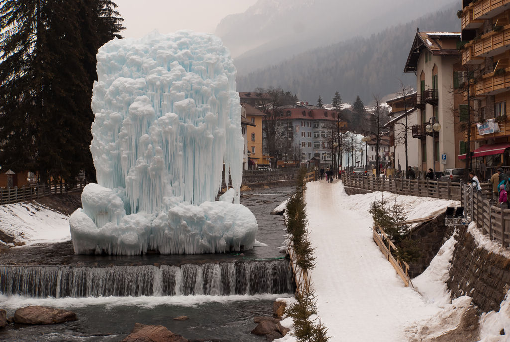 moena, fontana di ghiaccio
