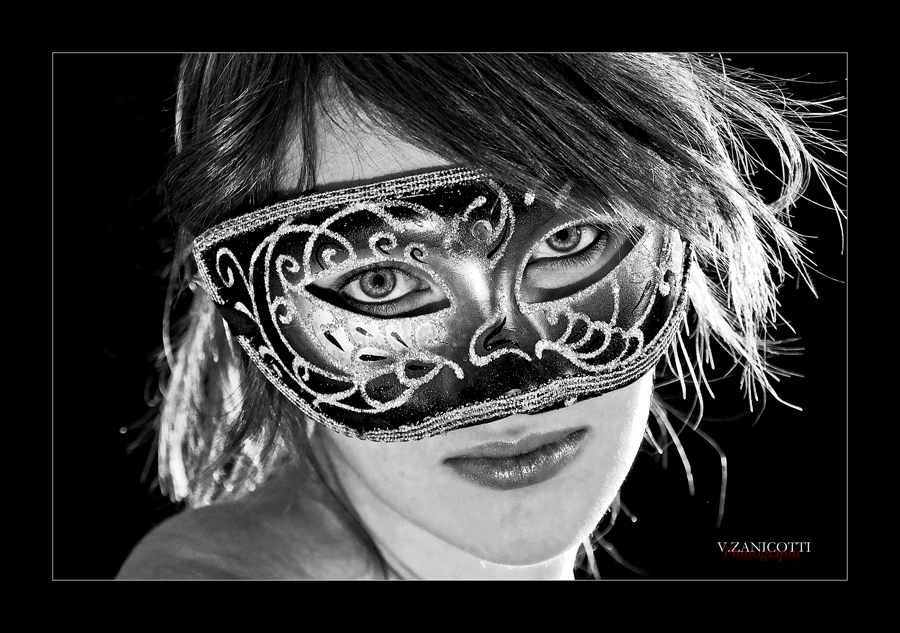 Dietro ad una maschera