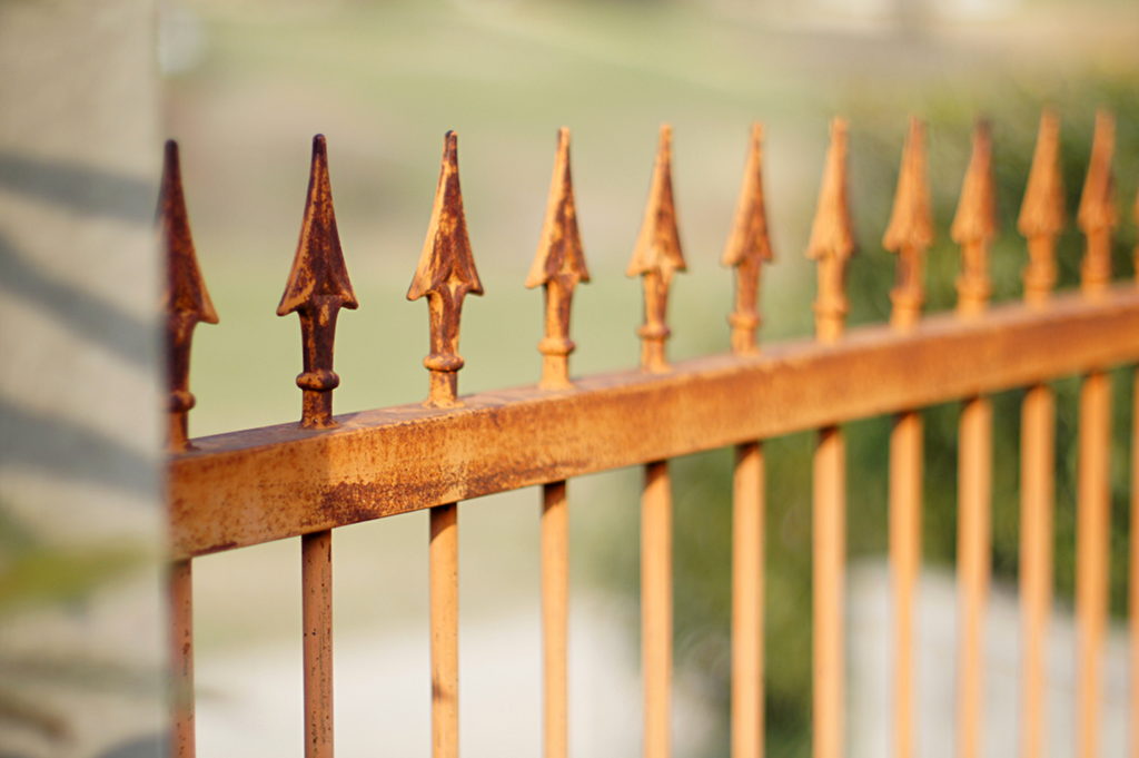 La ringhiera arrugginita