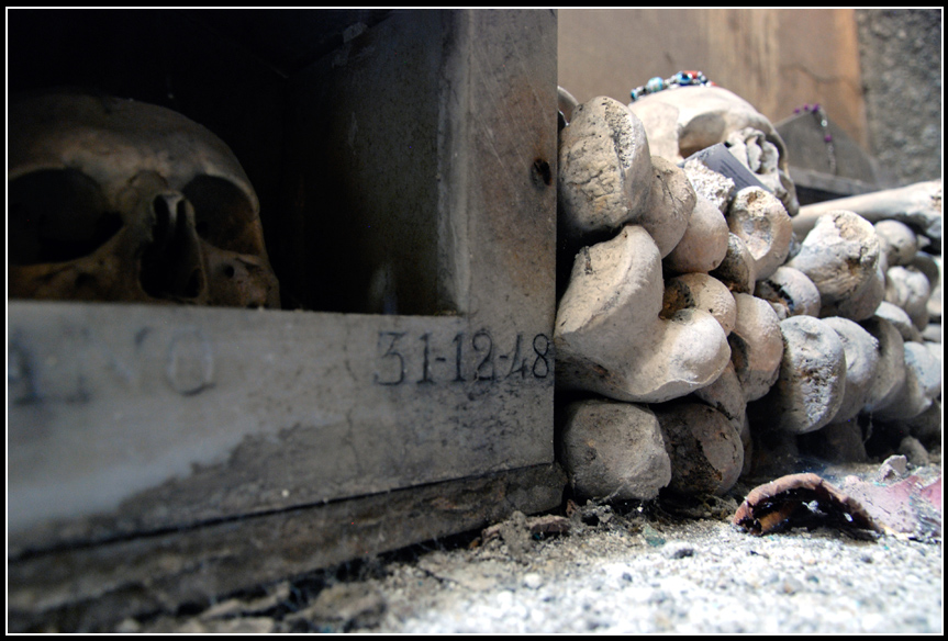 Ogn'anno, il due novembre, c'� l'usanza...