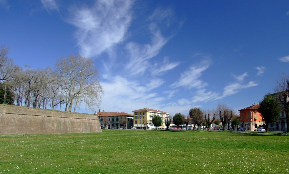 Passeggiando al Sole di Lucca