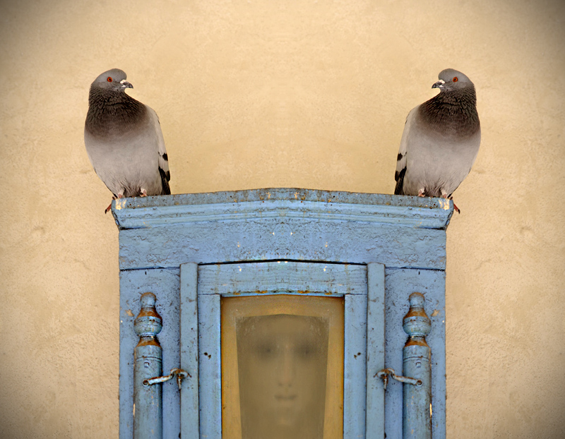 Mobile pisano con due ganci