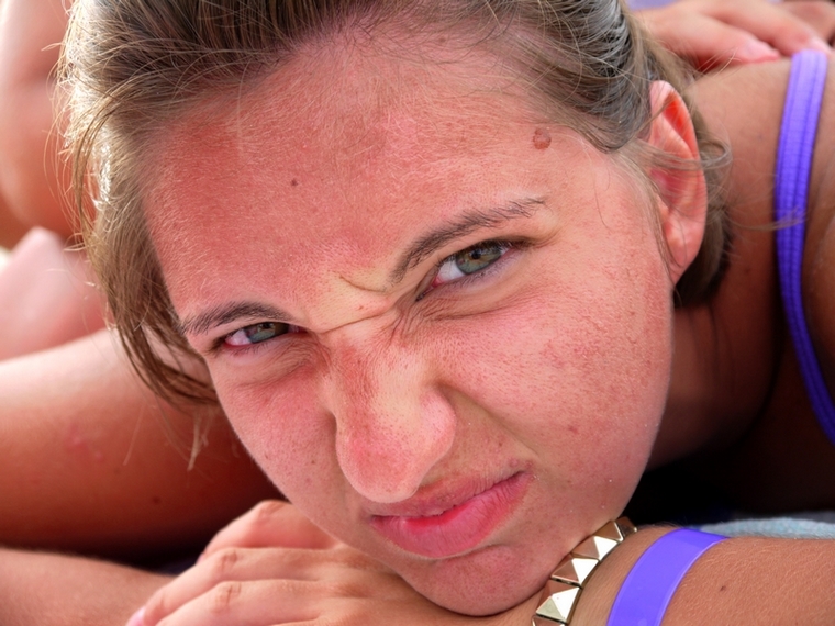 Frowning girl (ragazza corrucciata)