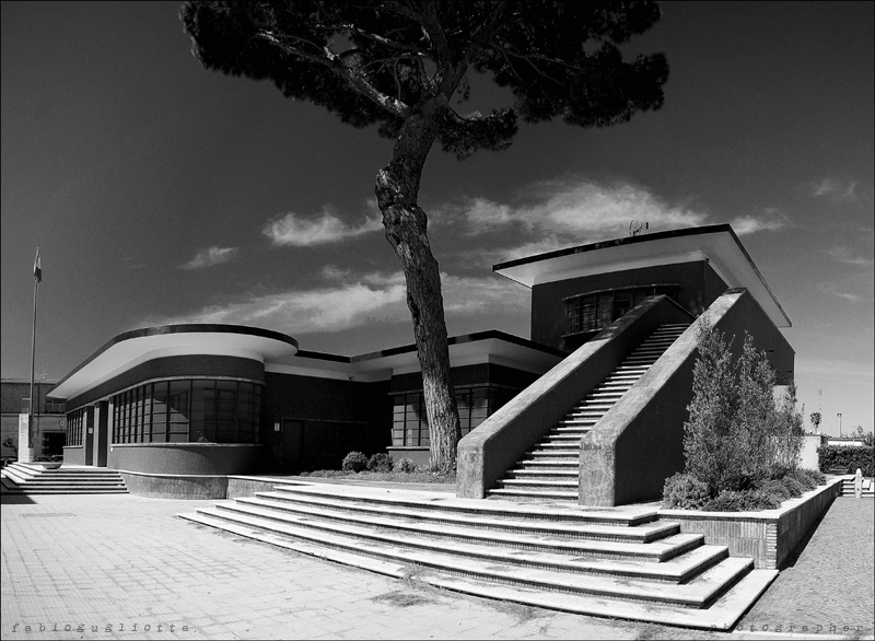 palazzo delle poste - Sabaudia