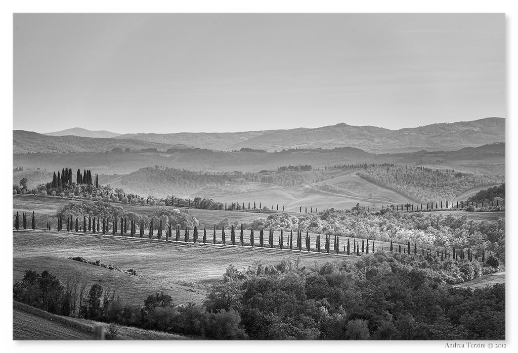 A passeggio tra le crete i campi i laghi 1...