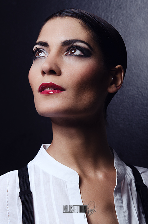 with a wo(man) look!