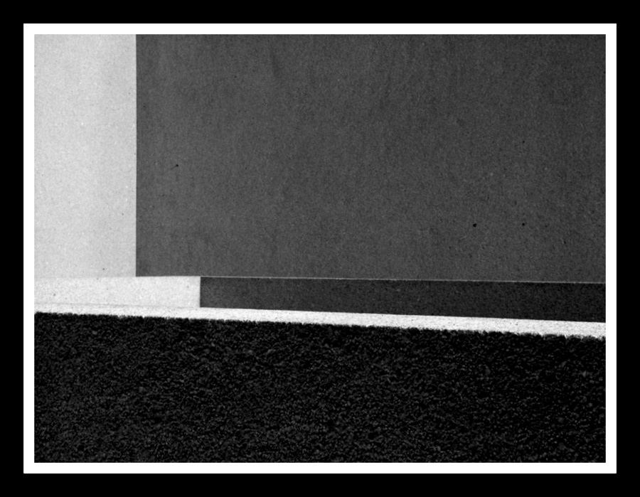 Bianco, grigio chiaro, grigio, antracite, nero.