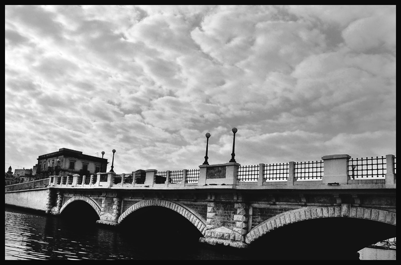 PONTE DI  PIETRA (TARANTO)