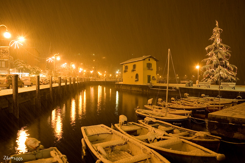 Il porto... sotto una fitta nevicata