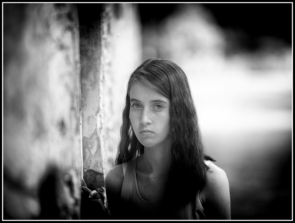 . . .   o c c h i   . . .