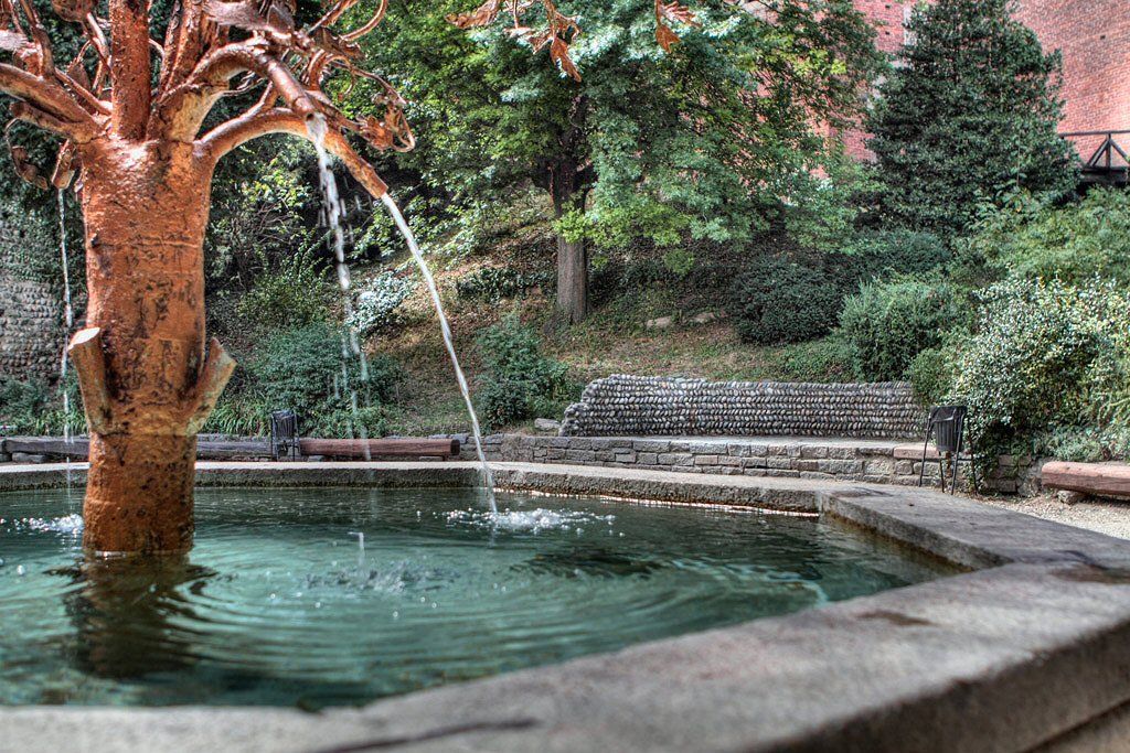 Fontana del Melograno