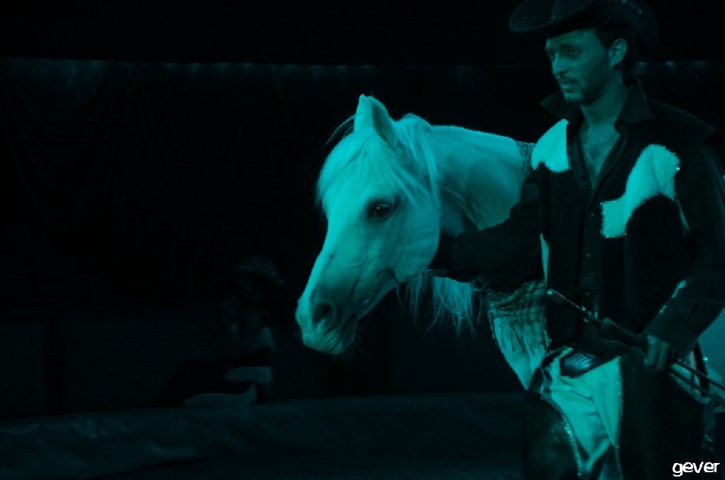 circo r. martni donna orfei1