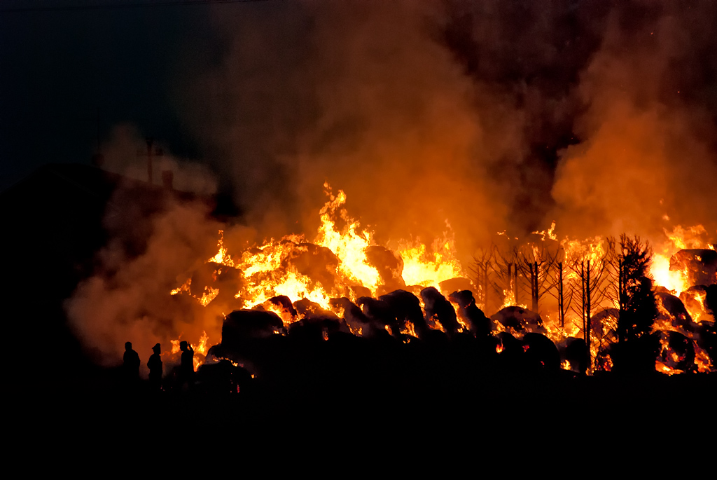 incendio alla fattoria