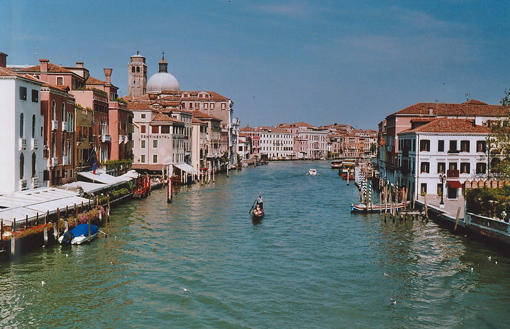 ...La solita cartolina ?