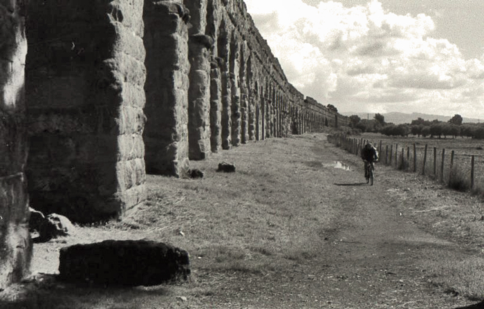 Acquedotto romano sulla via Appia 2