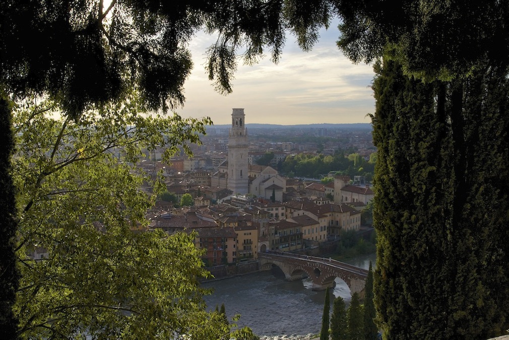 Ponte Pietra sull'Adige