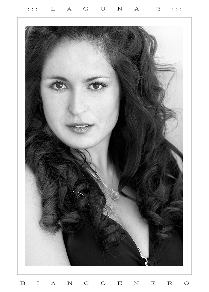 ::: R O S S E L L A :::