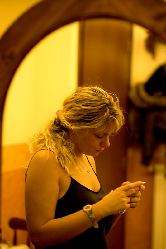 Impegnata allo specchio