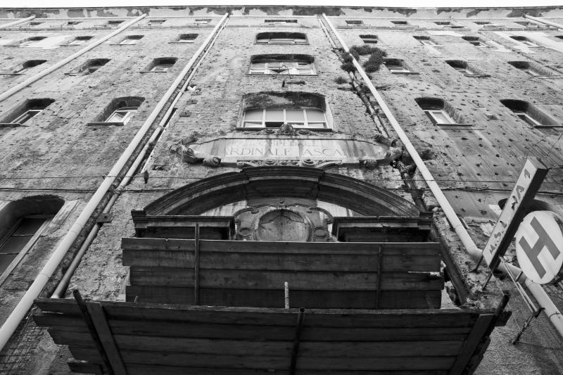 Perdete ogni speranza o voi che entrate