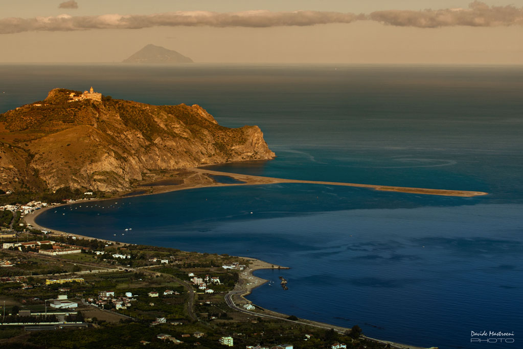 Tindari & Alicudi sullo sfondo..