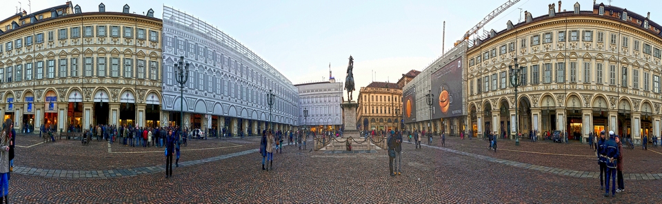 Torino, piazza S. Carlo, esagerata
