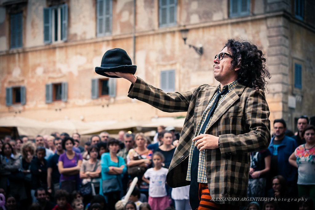 La strada scende in piazza - L'esibizione