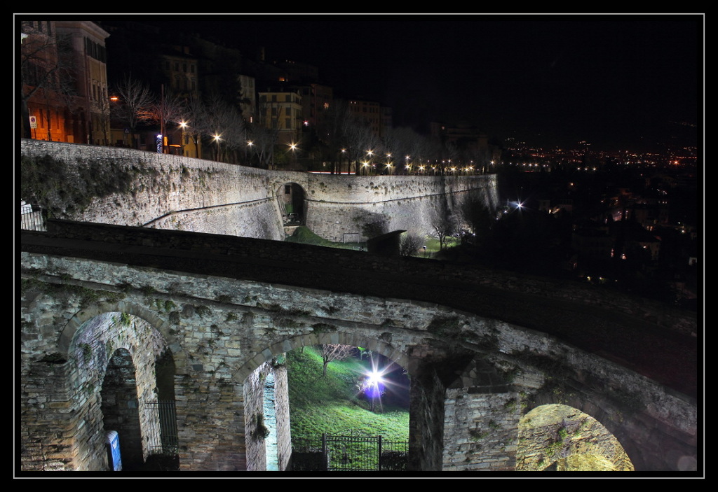 Bergamo alta, dettaglio ingresso porta S.Lorenzo