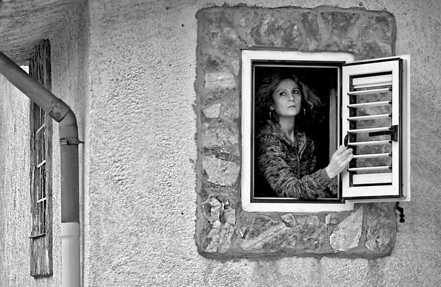 Une femme � sa fen�tre