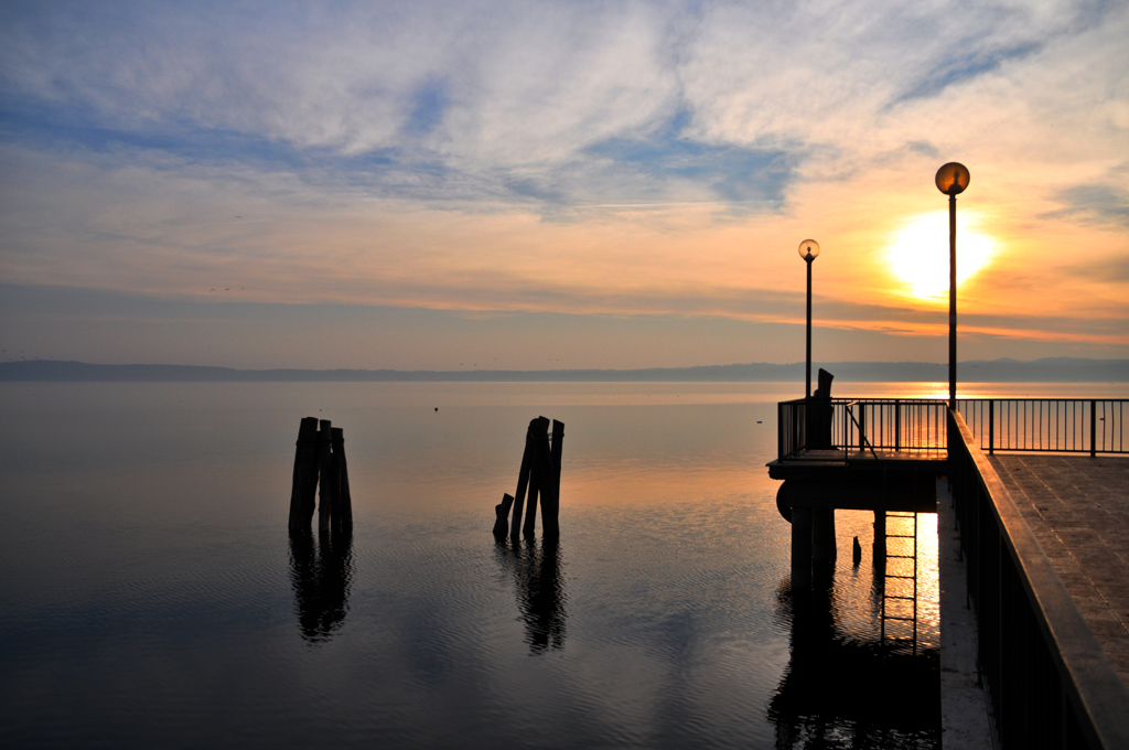 Tramonto sul lago
