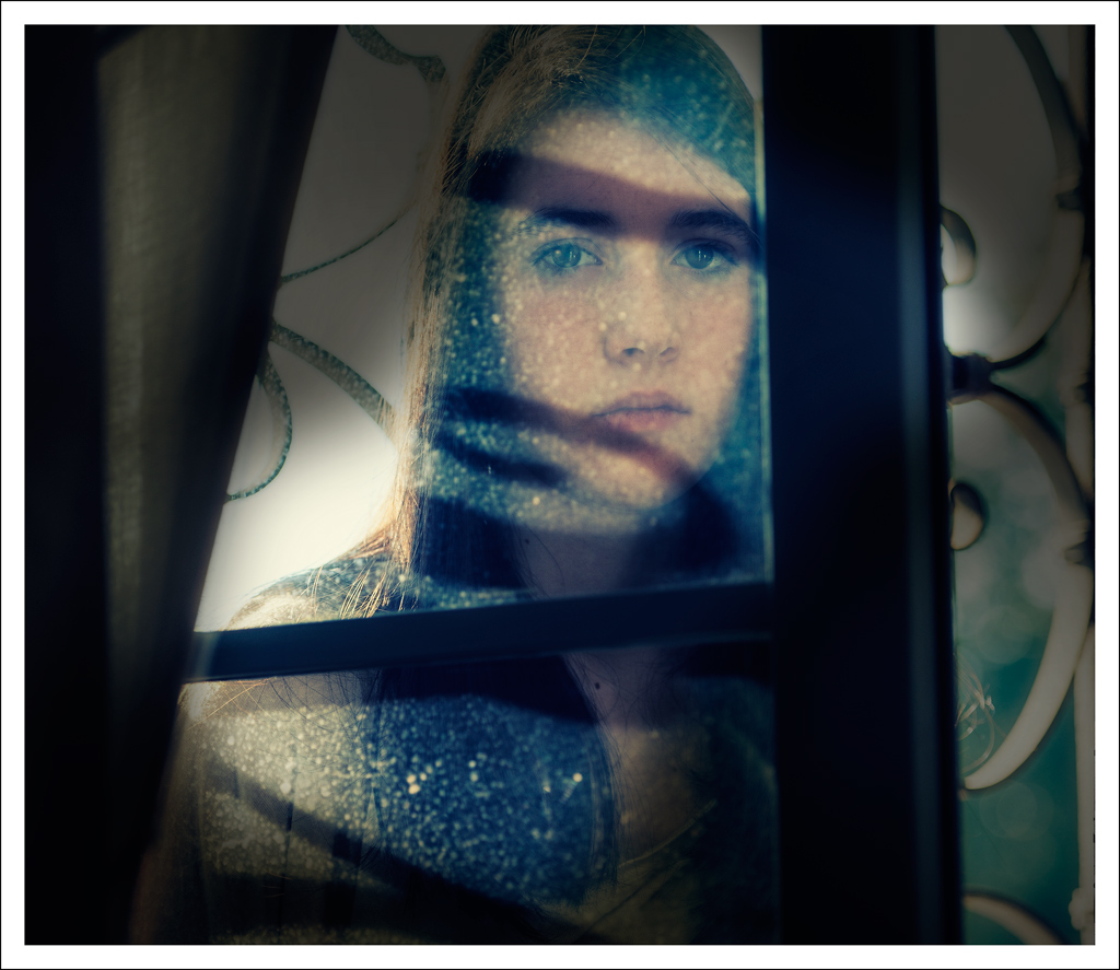 . . .  !   S. I. L.         V. I. A.    !  . . . .