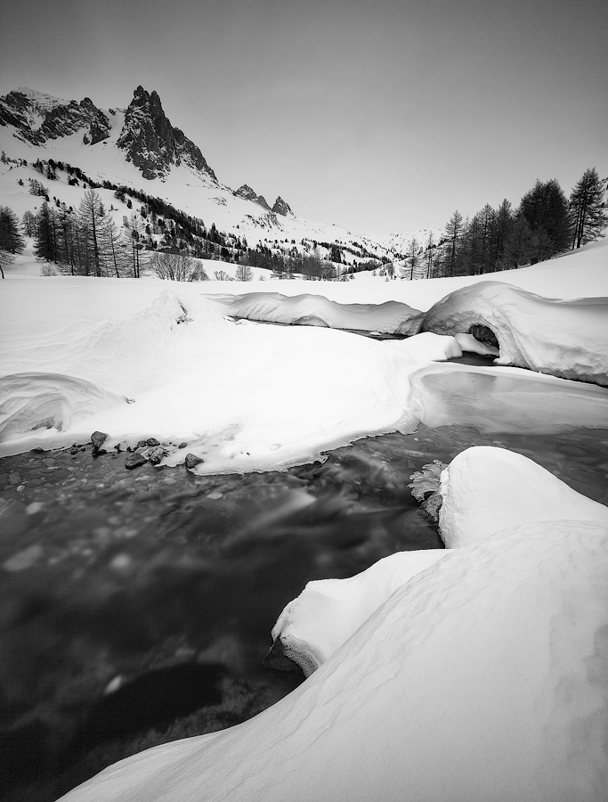 Sounds of a flowing stream