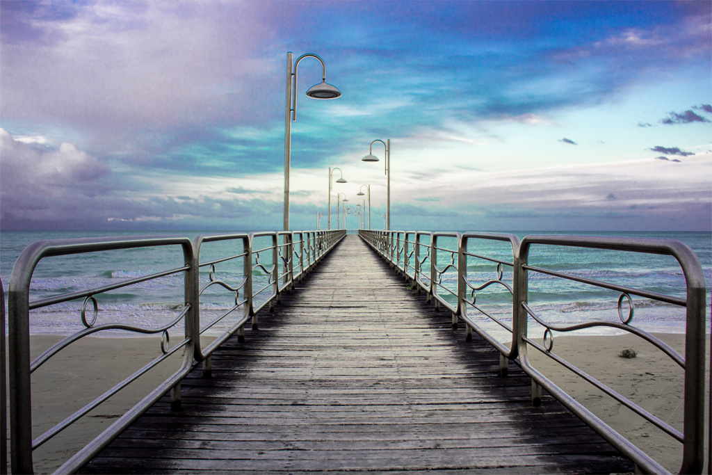 Strano cielo sul pontile